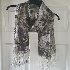 Beautiful floral design scarf